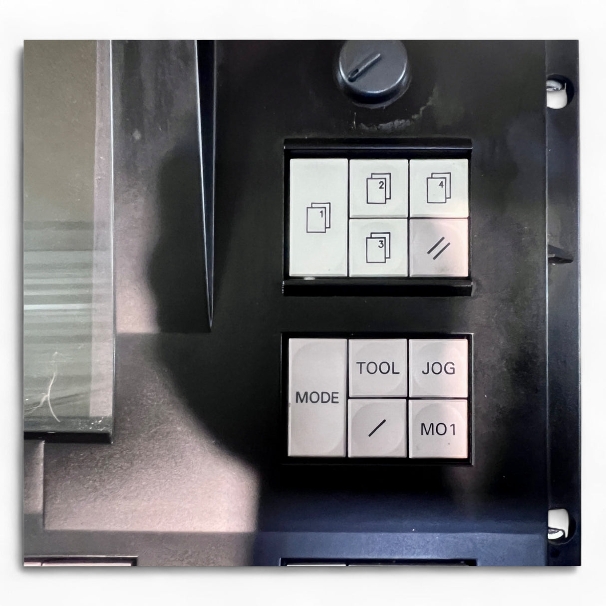 NUM CNC-Bedienfeld mit integriertem Display und Tastatur – Art.-Nr. 10 10 86 – Ansicht 6