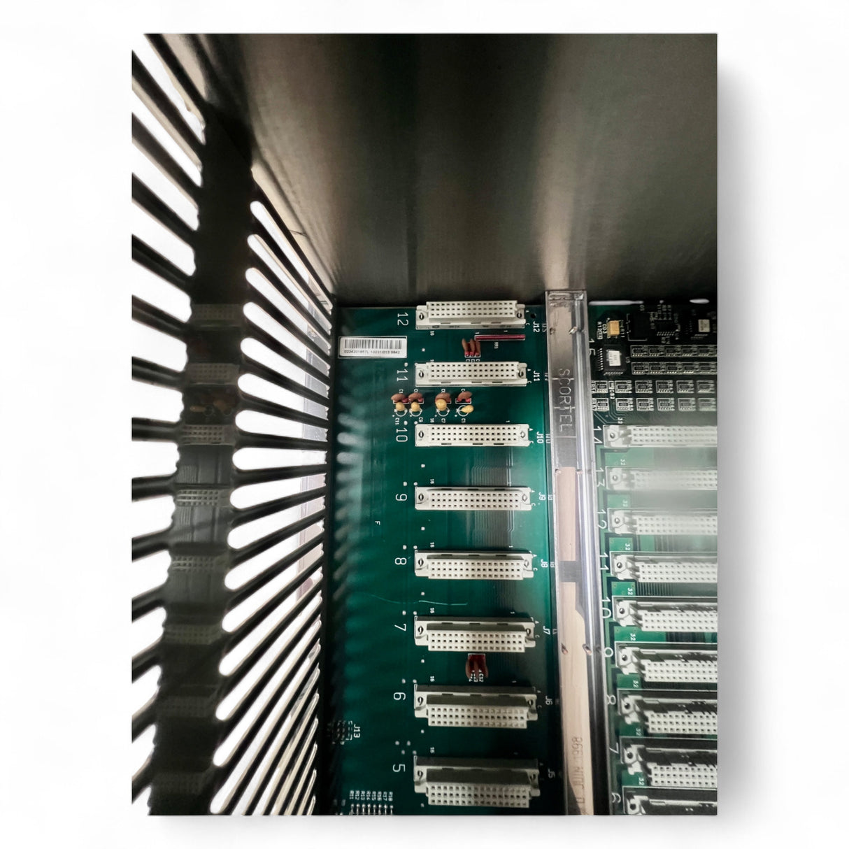 NUM 1060W CNC Steuerung – 19”-Rack (7HE) mit Backplane 48×31×32 cm, 220V 50/60Hz – Art.-Nr. 0224202080F – kompatibel mit IMA