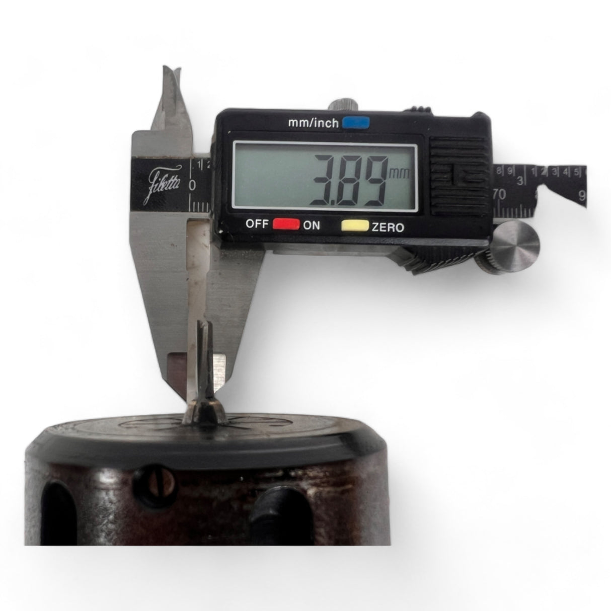 HSK 63 F Spannzangenfutter mit Spannzange und Fräser D=3,9 L= 12,9 mm – Ansicht 4