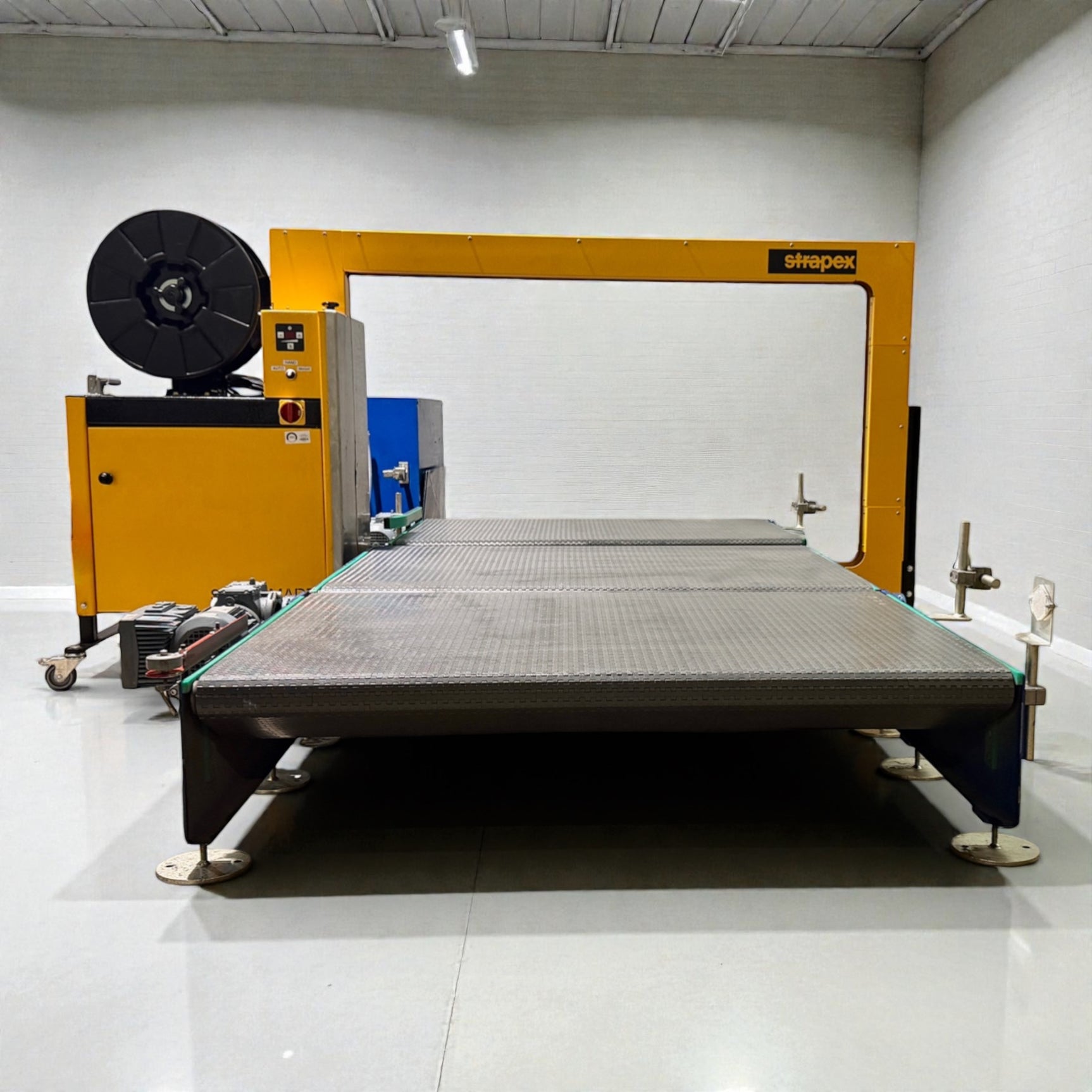Strapex SMG 65 automatische Umreifungsanlage mit Fördertechnik und modularen Gliederbandförderanlage – Ansicht 7