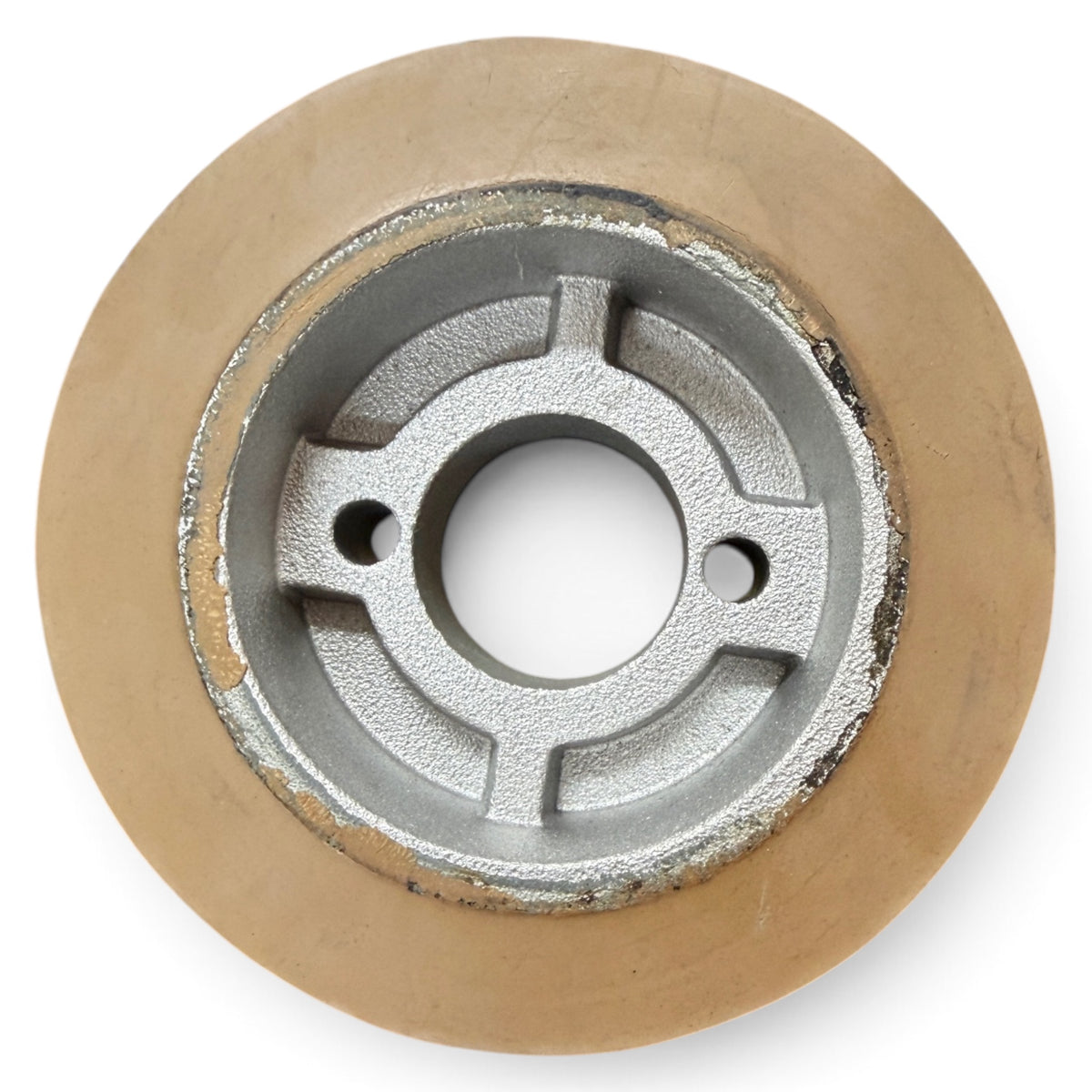 Vorschubrolle 120 x 60 mm mit brauner PU-Lauffläche und Aluguss-Kern – Ø 35 mm Bohrung, 2 Nebenbohrungen 8,5 mm, Bohrungsabstand 48 mm
