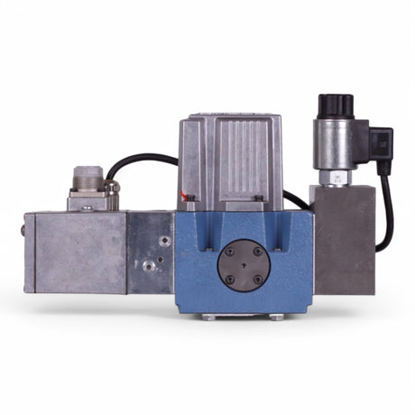 MOOG Servoventil D691Z4702G mit Vorsteuerstufe B97235-024V – Ansicht 4