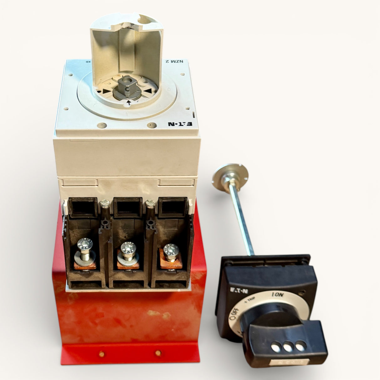 EATON NZM2 Hauptschalter Lasttrennschalter mit Drehantrieb Sockel für IMA 610 geeignet Art.-Nr. 266006 – Ansicht 2