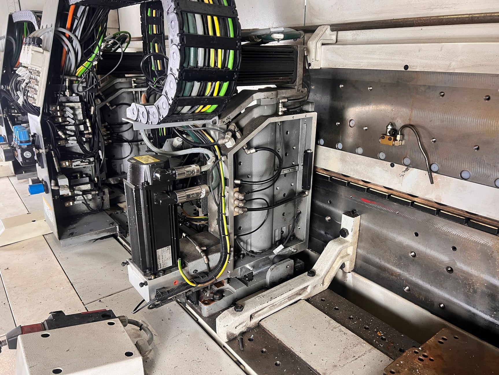 IMA Novimat Concept /I/G/80/650/R3 Kantenanleimmaschine – Ansicht 16