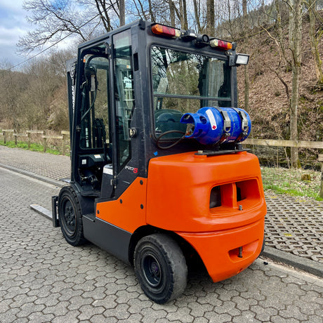 DOOSAN G25E-5 Pro Gasstapler 2,5 t Triplex 4,6 m Gabellänge 1600 mm – Ansicht 4