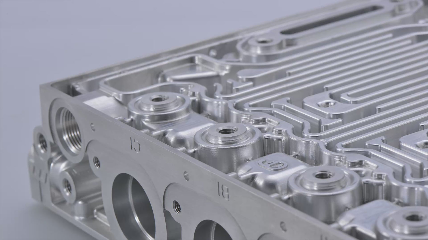SCM ROUTECH R 400 5 Achs-Bearbeitungszentrum